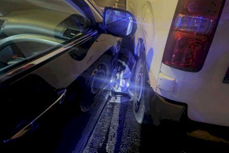 Conductor borracho provoca un aparatoso accidente en Alboraya y acaba estampado contra una furgoneta