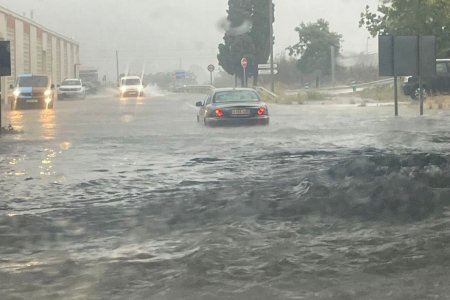 Paraigua a mà: les tempestes encara donaran que parlar aquest dimarts en la Comunitat Valenciana amb pics de 140 litres Paraigua a mà: les tempestes encara donaran que parlar aquest dimarts en la Comunitat Valenciana amb pics de 140 litres