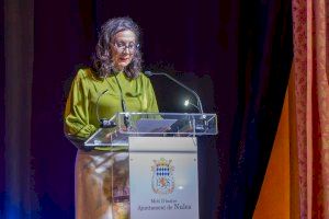 Nules corona a la catarrogina Mercé Estrela con el premio más prestigioso de los Jocs Florals, gran certamen cultural en valenciano - (foto 2)