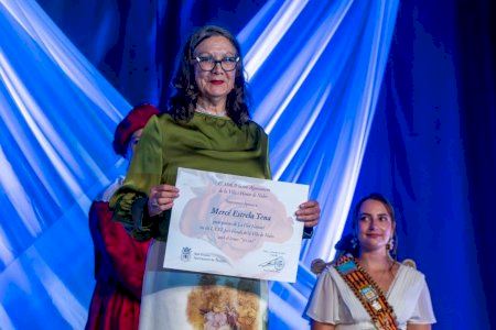 Nules corona a la catarrogina Mercé Estrela con el premio más prestigioso de los Jocs Florals, gran certamen cultural en valenciano