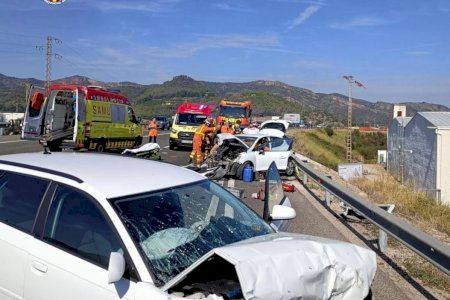 Un grave accidente en la N-332 en Xeresa se salda con cuatro heridos de consideración