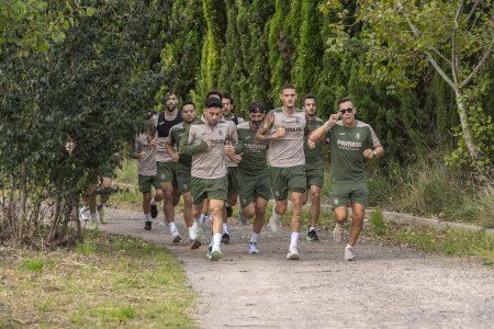 El Villarreal CF cambia la Ciudad Deportiva por el Clot de Burriana en una sesión diferente durante el parón de selecciones