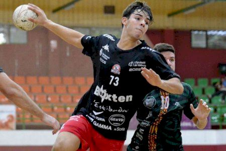 Balonmano Mislata vence a UCAM Murcia y se viste de protagonista Balonmano Mislata vence a UCAM Murcia y se viste de protagonista