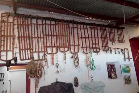 La Pobla de Farnals crearà una exposició etnològica permanent amb ferramentes agrícoles antigues La Pobla de Farnals crearà una exposició etnològica permanent amb ferramentes agrícoles antigues
