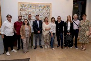 Ontinyent inaugura en la Casa de Cultura el panel cerámico del Auca de la Danza Macabra