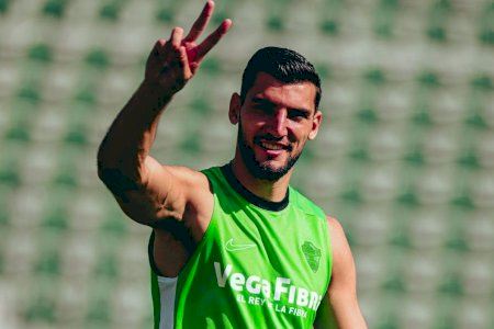 La jueza procesa al futbolista del Elche, Rafa Mir, por agresión sexual con violencia en Bétera