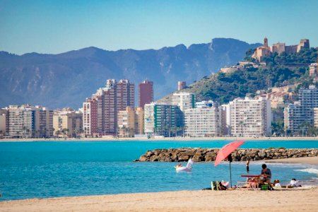 El poniente y el calor se llevarán por delante el levante: temperaturas de verano a las puertas de noviembre en la Comunitat Valenciana