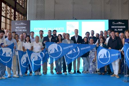 Premien amb el 'Gallardete Azul' a 35 escoles de vela valencianes
