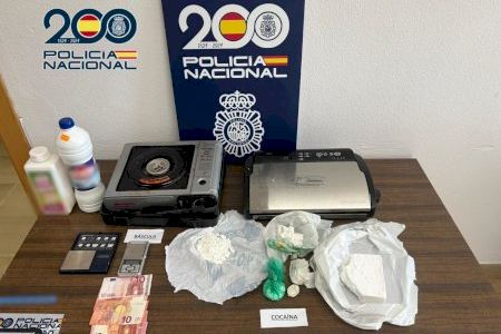 Operació antidroga a Alacant, Mutxamel i Sant Joan: cocaïna sota un volant d'un cotxe, en trasters i habitatges Operació antidroga a Alacant, Mutxamel i Sant Joan: cocaïna sota un volant d'un cotxe, en trasters i habitatges
