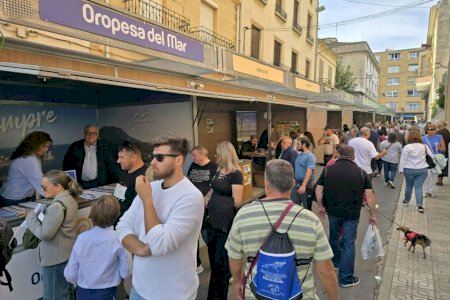 Presencia de Oropesa del Mar con estand propio de turismo en la Fira de Tots Sants de Cocentaina.
