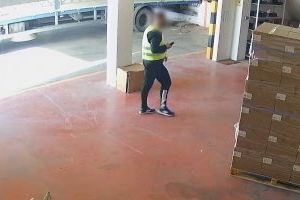 Roba targetes en empreses de pobles d'Alacant i es gasta els diners... en cupons de l'ONCE - (foto 3)