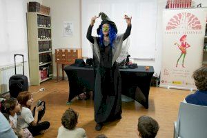 Jornada de conte a Vilafamés: dies plens de refranys, contes i milers d'històries fantàstiques - (foto 2) Jornada de conte a Vilafamés: dies plens de refranys, contes i milers d'històries fantàstiques - (foto 2)