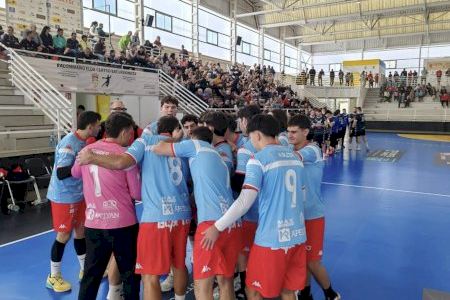 Partidazo del Balonmano Mislata en Elda, que casi sorprende al líder invicto Partidazo del Balonmano Mislata en Elda, que casi sorprende al líder invicto