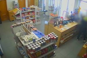Detenido en Moncada el ladrón que amenazó con matar a la empleada de una gasolinera en Vinalesa - (foto 2)