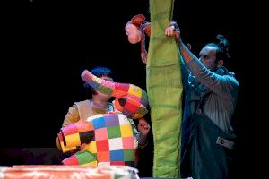 La Sala L’Horta ofrece dos funciones más de “Elmer, l’elefant multicolor”, la adaptación teatral del célebre cuento de David McKee La Sala L’Horta ofrece dos funciones más de “Elmer, l’elefant multicolor”, la adaptación teatral del célebre cuento de David McKee