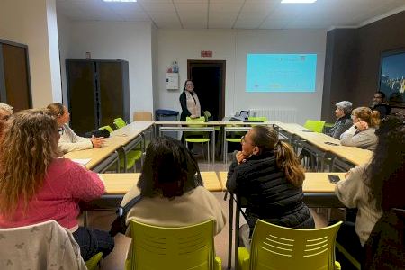 Alcoi fomenta las competencias digitales entre las mujeres