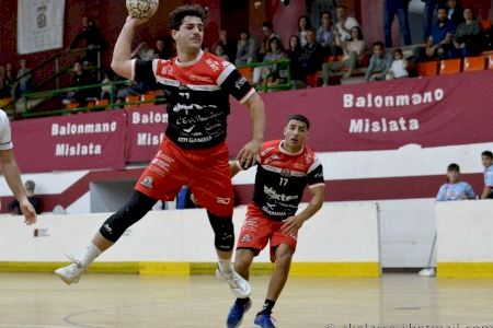 Balonmano Mislata vence con claridad al Elche y se mantiene inexpugnable en casa Balonmano Mislata vence con claridad al Elche y se mantiene inexpugnable en casa