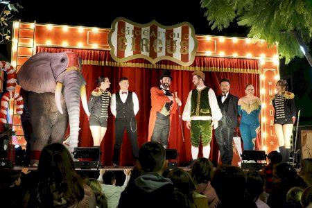 GALERÍA | En Oropesa del Mar ya es Navidad: mercadillo navideño y actividades