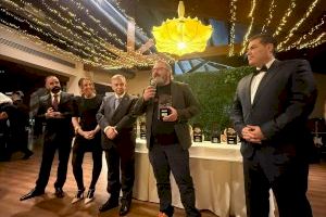 Vilafamés recull una distinció en l'assemblea nacional de Pobles Més Bonics d'Espanya Vilafamés recull una distinció en l'assemblea nacional de Pobles Més Bonics d'Espanya