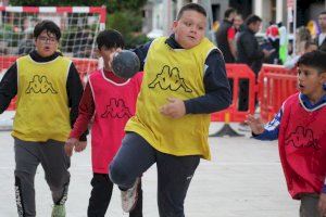 El Balonmano Mislata recupera las calles como espacio de juego con más de 300 niños y niñas disfrutando del deporte al aire libre - (foto 3) El Balonmano Mislata recupera las calles como espacio de juego con más de 300 niños y niñas disfrutando del deporte al aire libre - (foto 3)