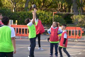 El Balonmano Mislata recupera las calles como espacio de juego con más de 300 niños y niñas disfrutando del deporte al aire libre - (foto 5) El Balonmano Mislata recupera las calles como espacio de juego con más de 300 niños y niñas disfrutando del deporte al aire libre - (foto 5)