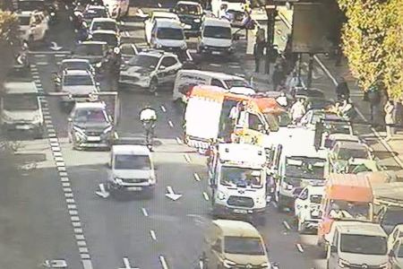 Un accident múltiple a l'avinguda del Port de València deixa quatre ferits i una baralla