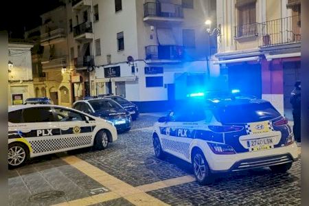“No podia ni parlar”: agents de la Policia Local de Xàtiva salven la vida d'un home després de patir un infart en un accident de trànsit