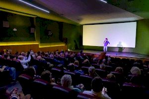 El Cinema Roma de l'Alfàs del Pi acull amb ple total la projecció de 'La invasió dels bàrbars' - (foto 3) El Cinema Roma de l'Alfàs del Pi acull amb ple total la projecció de 'La invasió dels bàrbars' - (foto 3)