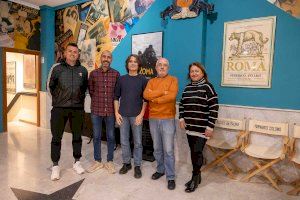 El Cinema Roma de l'Alfàs del Pi acull amb ple total la projecció de 'La invasió dels bàrbars' - (foto 4) El Cinema Roma de l'Alfàs del Pi acull amb ple total la projecció de 'La invasió dels bàrbars' - (foto 4)