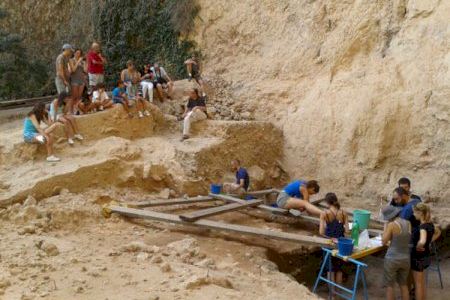 El Salt y el Abric del Pastor de Alcoy reciben el Premio Nacional Palarq por su investigación sobre neandertales