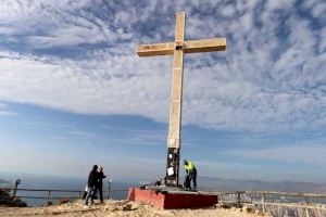 La emblemàtica Creu de Benidorm estrena il·luminació LED amb un estalvi energètic de més del 50%