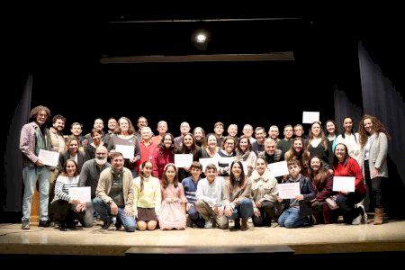 Burjassot premia 14 comerços i entitats per impulsar l’ús del valencià