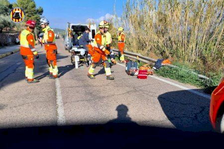 Un home pateix un accident de trànsit i queda atrapat després d'una hipoglucèmia a Torres Torres