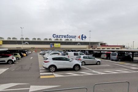 Carrefour vende sus centros comerciales de Vila-real y Gandia