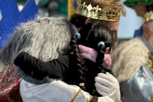El CEIP Torrefiel vive una jornada mágica con la visita de los Reyes Magos - (foto 2)
