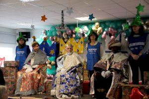 El CEIP Torrefiel vive una jornada mágica con la visita de los Reyes Magos - (foto 5)