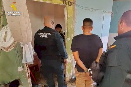 La Guardia Civil detiene a un hombre por detención ilegal y robo con violencia en Callosa de Segura La Guardia Civil detiene a un hombre por detención ilegal y robo con violencia en Callosa de Segura