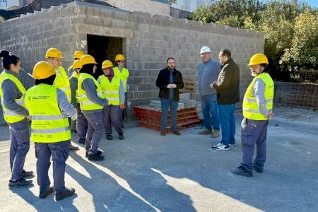 El Taller de Empleo de albañilería culmina la primera fase de los nuevos camerinos del recinto multiusos de Onda