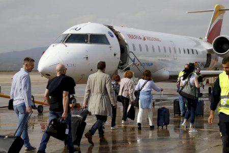 Una aerolínea valenciana busca trabajadores para sus aviones: esto es lo que se necesita