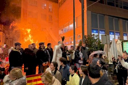Vila-real mantiene viva la Matxà de Sant Antoni con una multitudinaria participación pese a la lluvia