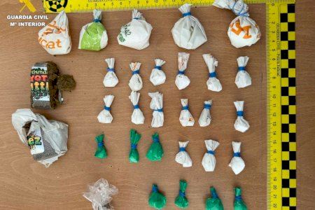 Intenten esquivar a la Guàrdia Civil a Alcalà de Xivert i acaben detinguts amb cocaïna i haixix