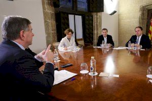 Pérez Llorca se reúne con directivos de la empresa de tecnología sanitaria Edwards Lifesciences - (foto 2)
