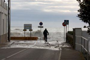 “No vamos a permitir que perjudiquen a nuestro municipio": Almassora, en guerra contra los deslindes que moverán la línea del mar “No vamos a permitir que perjudiquen a nuestro municipio": Almassora, en guerra contra los deslindes que moverán la línea del mar