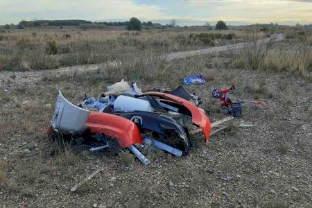 Nuevo atentado ambiental en el río Mijares: aparecen restos de vehículos en un nuevo vertido ilegal