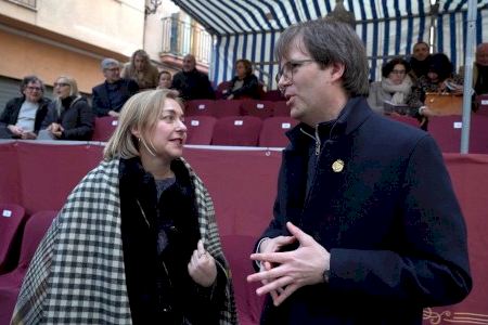 Natàlia Enguix confirma en l'Entrada de Bocairent que les festes de Moros i Cristians tornaran a rebre ajudes de la Diputació Natàlia Enguix confirma en l'Entrada de Bocairent que les festes de Moros i Cristians tornaran a rebre ajudes de la Diputació