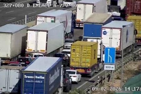 Un accidente deja cuatro heridos en el bypass de Valencia