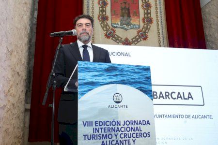 Barcala: “La oferta cultural, histórica y gastronómica de la provincia refuerza la estrategia de Alicante como puerto base de cruceros”