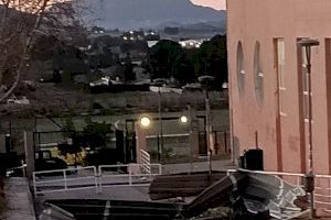 Rachas de hasta 153 km/h desatan una noche caótica en la Comunitat Valenciana con árboles caídos, daños en edificios y bomberos desbordados - (foto 20) Rachas de hasta 153 km/h desatan una noche caótica en la Comunitat Valenciana con árboles caídos, daños en edificios y bomberos desbordados - (foto 20)