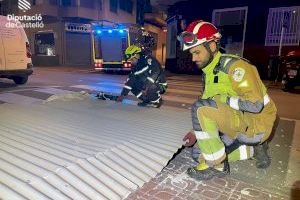 Rachas de hasta 153 km/h desatan una noche caótica en la Comunitat Valenciana con árboles caídos, daños en edificios y bomberos desbordados - (foto 4) Rachas de hasta 153 km/h desatan una noche caótica en la Comunitat Valenciana con árboles caídos, daños en edificios y bomberos desbordados - (foto 4)
