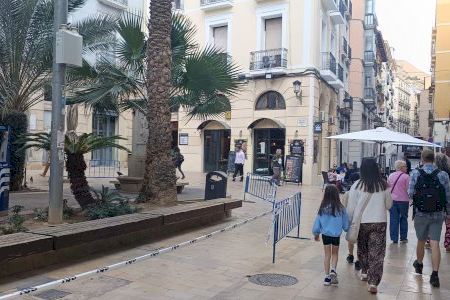 Alicante mantiene este lunes el cierre de veladores y parques ante la alerta amarilla por vientos